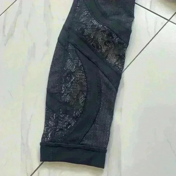 Lululemon Athletica Black Lace Floral Wunder Under Compression Leggings Size 4 - Picture 10 of 11